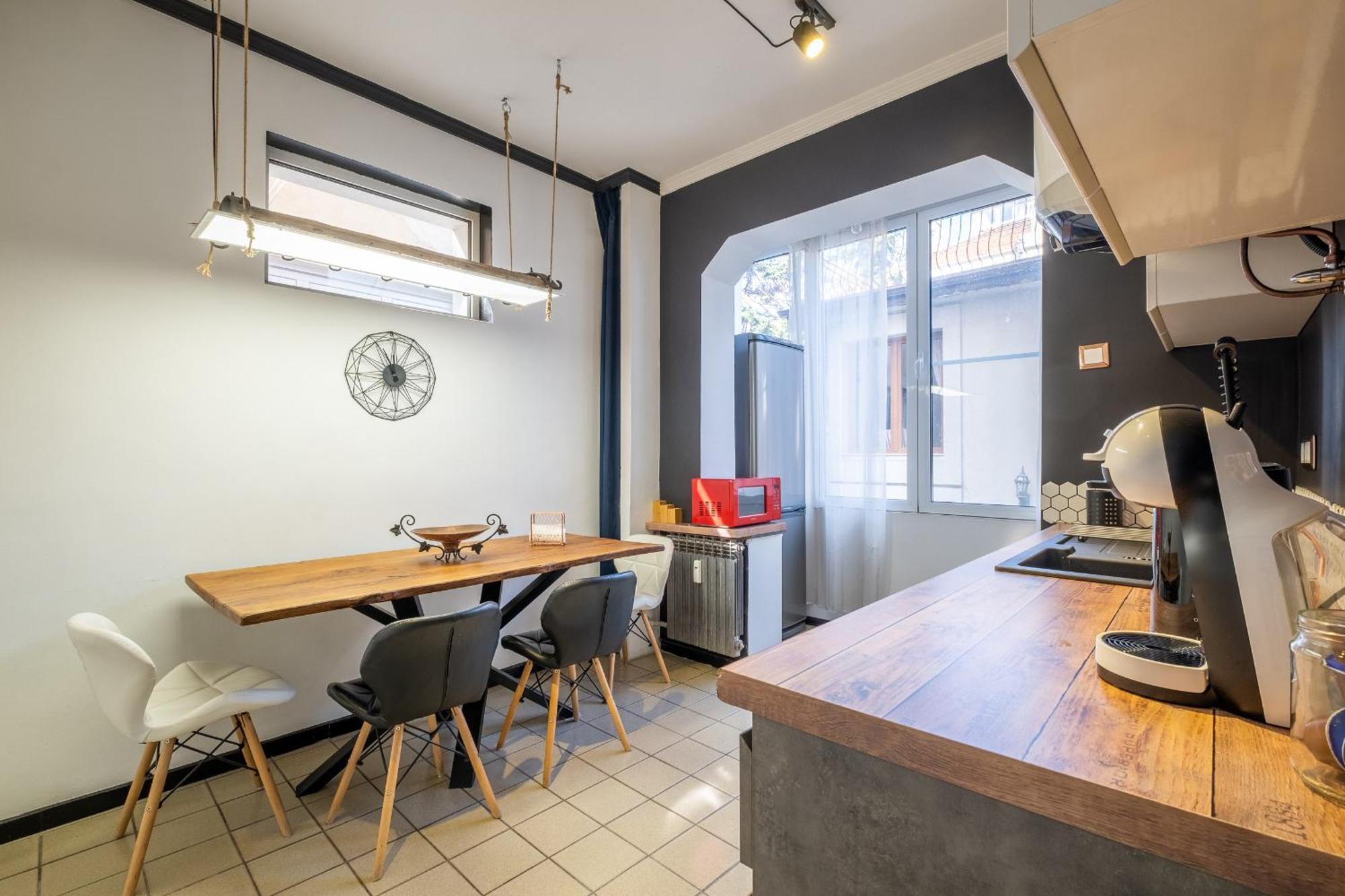Modern , Spacious 2Br Apartment In Top Center صوفيا المظهر الخارجي الصورة